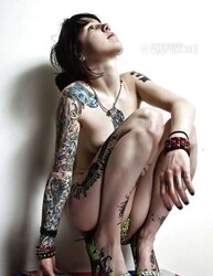 Damsel figures tatted