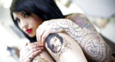 Damsel figures tatted