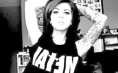 Damsel figures tatted