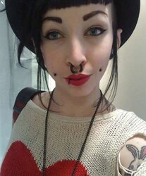 Damsel figures tatted