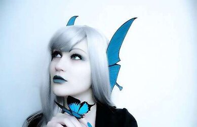 More Cosplay Bombshells