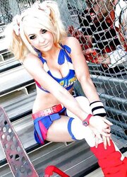 More Cosplay Bombshells
