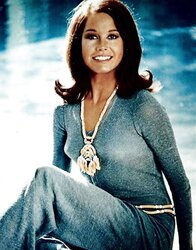 Mary Tyler Moore Legshow plus Fakes