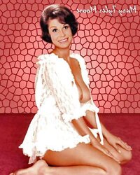 Mary Tyler Moore Legshow plus Fakes