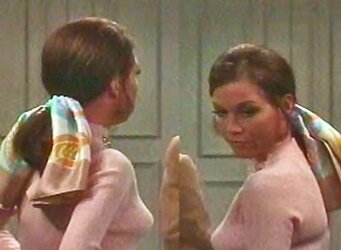 Mary Tyler Moore Legshow plus Fakes