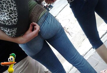 UNAS NALGUITAS DE UNA FLAQUITA comenten