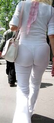 Madurita culona transparentando tanga