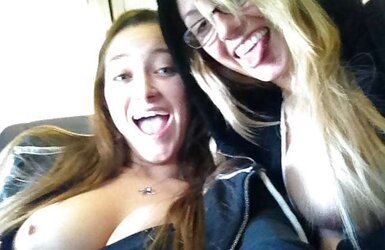Dani Daniels selfies