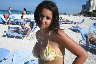 11 geile Schwarzhaarige (nicht nackt)