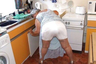 Granny in undies