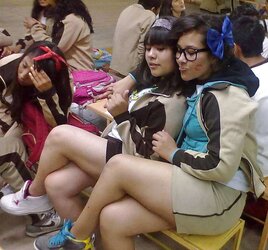 Combine Colegialas Calientes