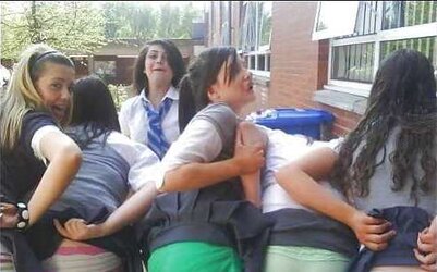 Combine Colegialas Calientes