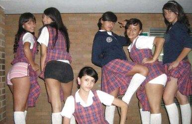 Combine Colegialas Calientes