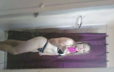 Barbie 33 yr old tart