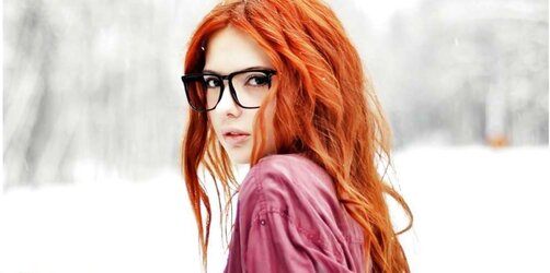 Dame with glasses