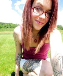 Dame with glasses