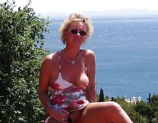 Amateurs, Matures and MUMMIES Showcasing