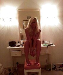 Ash-Blonde Fledgling bedroom games