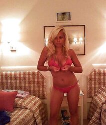 Ash-Blonde Fledgling bedroom games