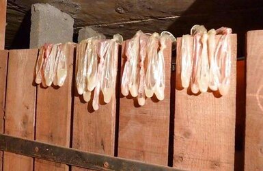 Prostituierte sammeln Kondome