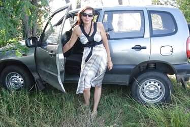 Mature hotwife Irina posing outdoor