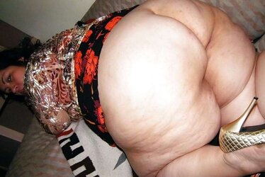 MARTINA VELARDE