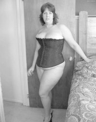 Not sure who this plumper is but i would pulverize her