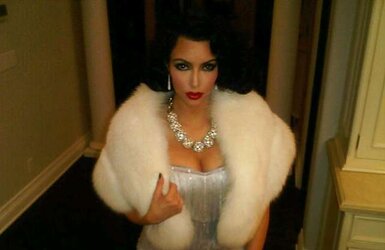 Kim Kardashian 2011 Twit Photos