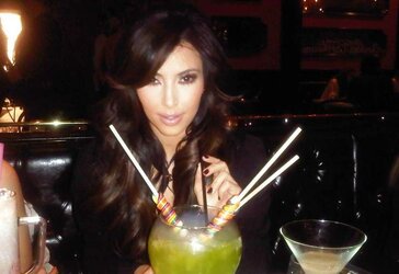 Kim Kardashian 2011 Twit Photos