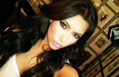 Kim Kardashian 2011 Twit Photos