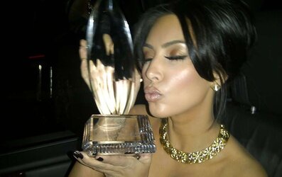 Kim Kardashian 2011 Twit Photos