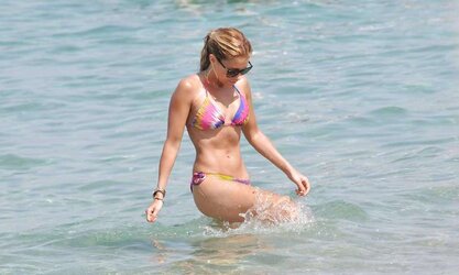 Sylvie van der Vaart - steaming holiday photos and other