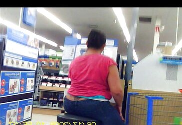 PLUMPER Latina MUMMY with a Bitch Stamp