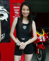 El duro mundo del motor y sus chicas