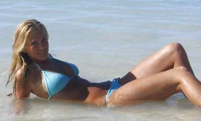 Beach Honeys are so STEAMING