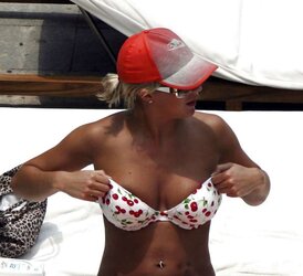 Gemma Atkinson Swimsuit Candids at Pool in Miami
