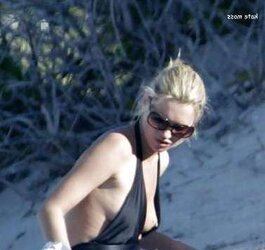 Celebrity Pokies Oops Upskirt Naked