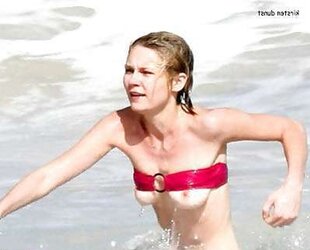 Celebrity Pokies Oops Upskirt Naked