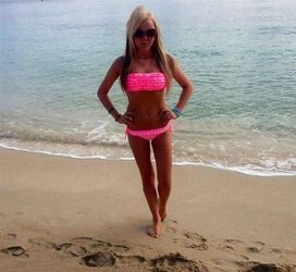 Dogging stunners plumper
