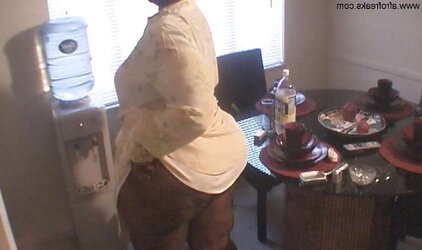 Granny goddess bee