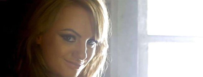 Alexandra Stan nip