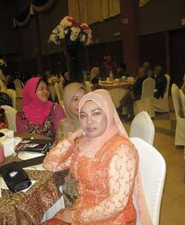 Super-Hot malay moms