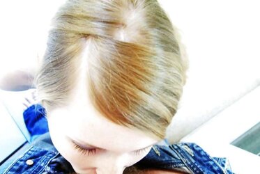 Blue-saw Anna fellates