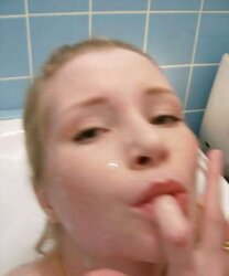 Blue-saw Anna fellates