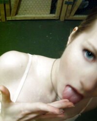 Blue-saw Anna fellates
