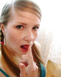 Blue-saw Anna fellates