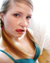Blue-saw Anna fellates