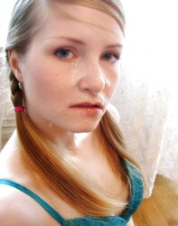 Blue-saw Anna fellates