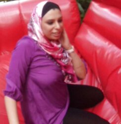 Arab chick with yam-sized torso