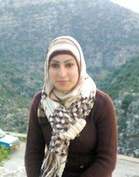 Arab chick with yam-sized torso